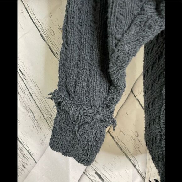 We The Free Gray Frayed Sweater Size S - Picture 4 of 6